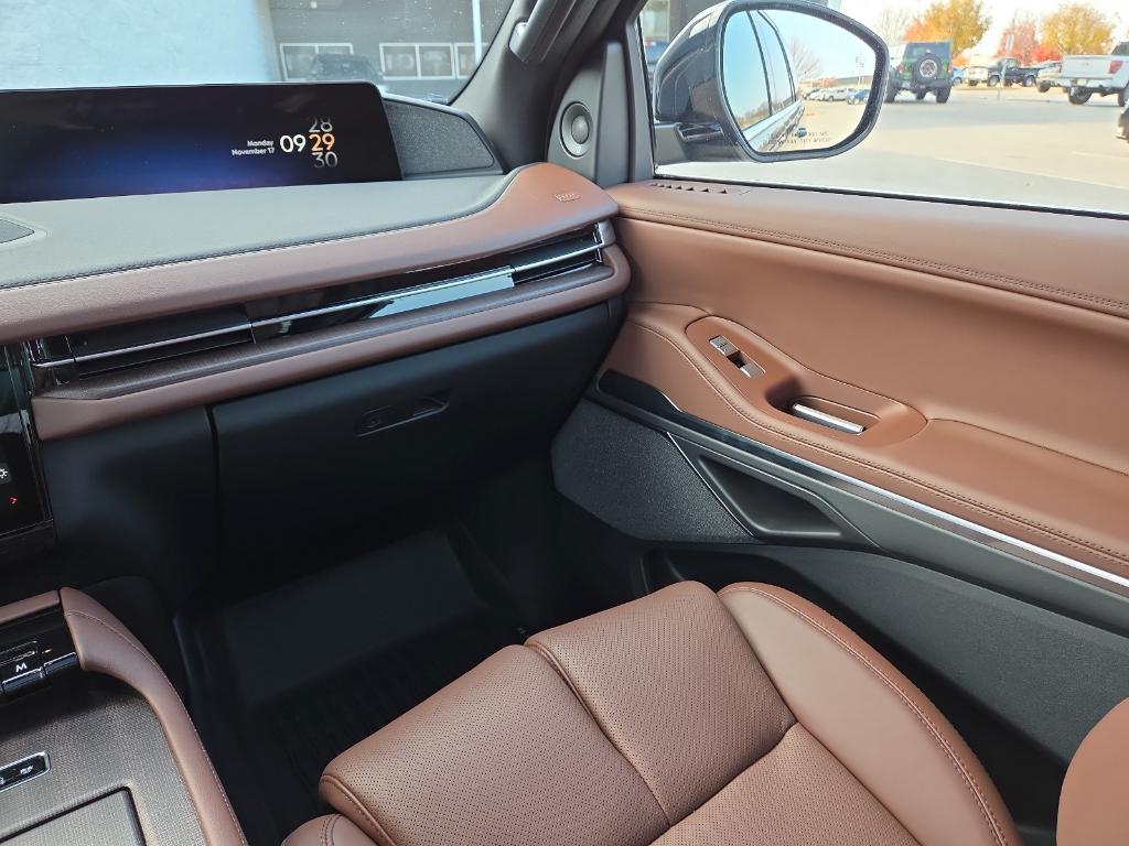 new 2025 Lincoln Navigator car, priced at $106,085