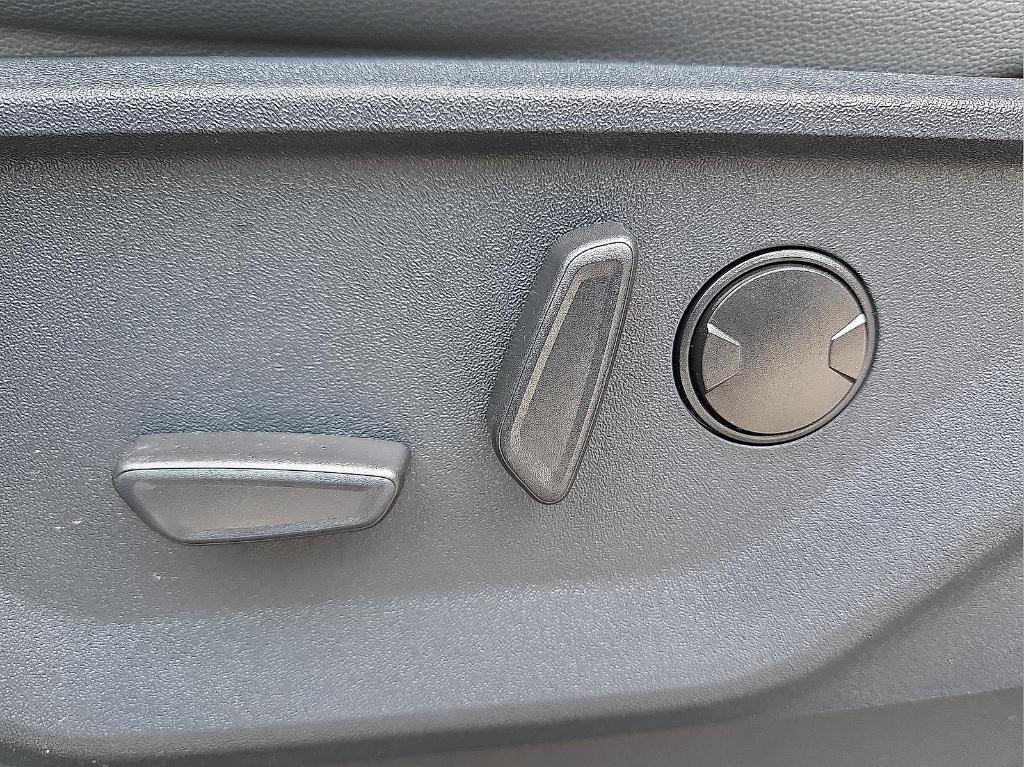 new 2025 Ford F-150 Lightning car, priced at $62,683