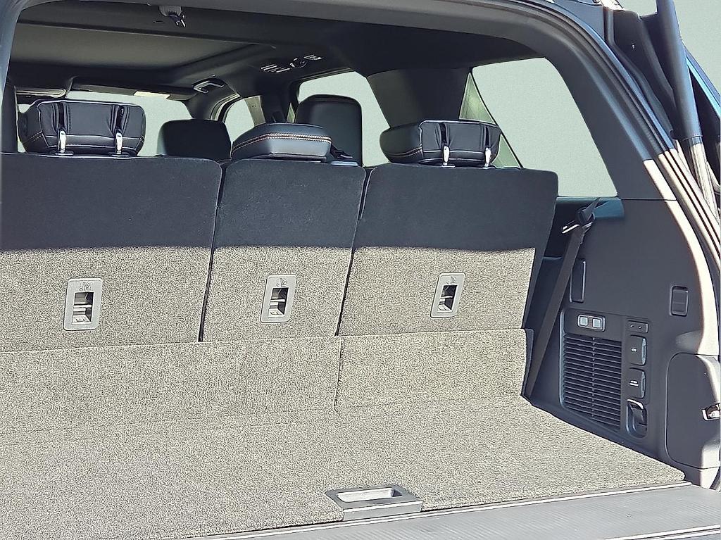 new 2025 Ford Expedition car, priced at $84,515