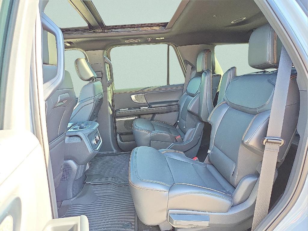 new 2025 Ford Expedition car, priced at $84,515