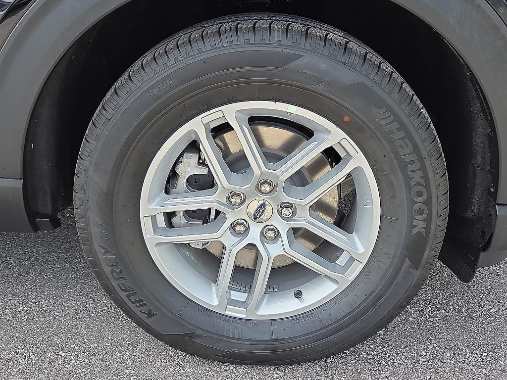 new 2025 Ford Explorer car, priced at $38,308