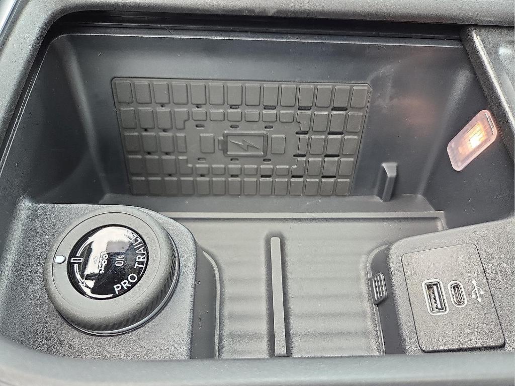 new 2025 Ford Expedition car, priced at $71,370