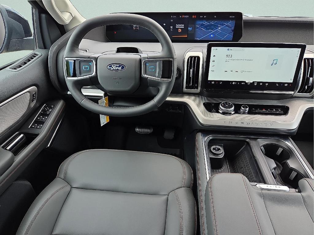 new 2025 Ford Expedition car, priced at $71,370