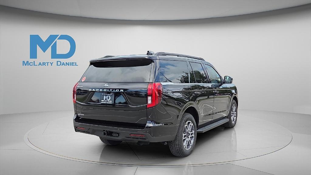 new 2025 Ford Expedition car, priced at $71,370