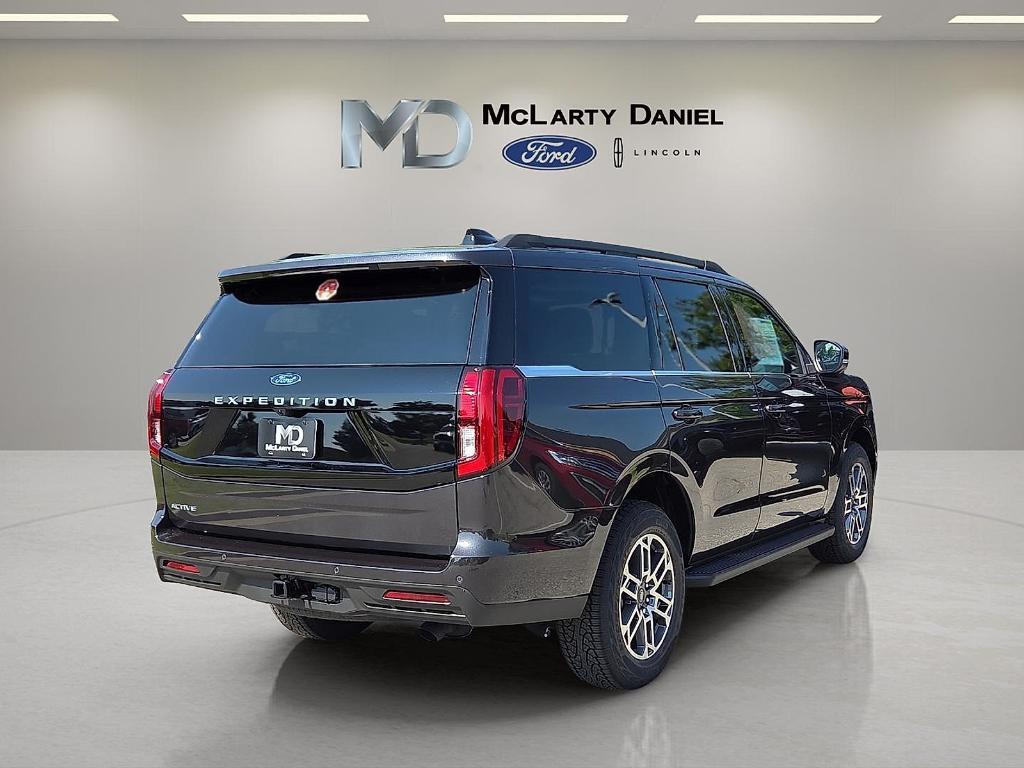 new 2025 Ford Expedition car, priced at $68,042