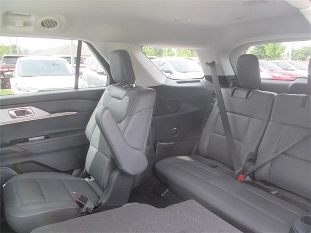 new 2025 Ford Explorer car, priced at $37,212