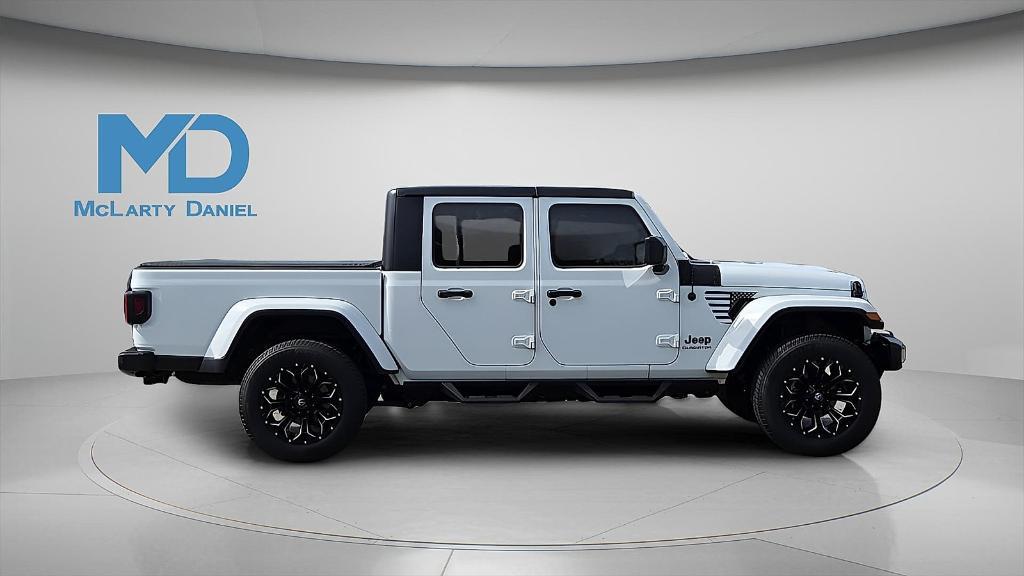 used 2022 Jeep Gladiator car, priced at $31,995