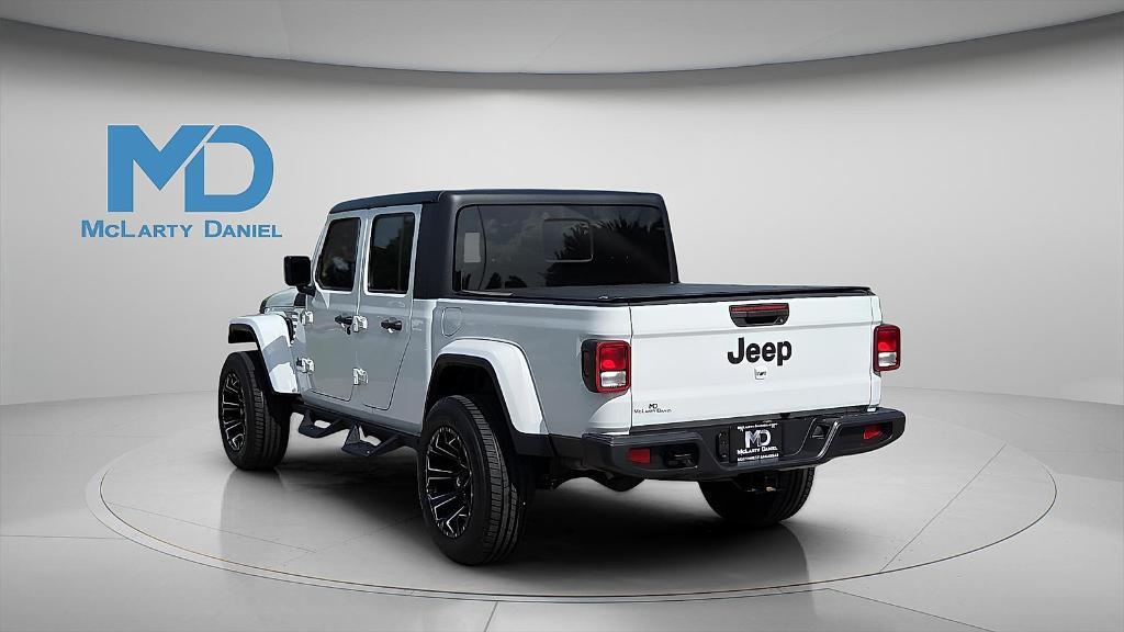 used 2022 Jeep Gladiator car, priced at $31,995