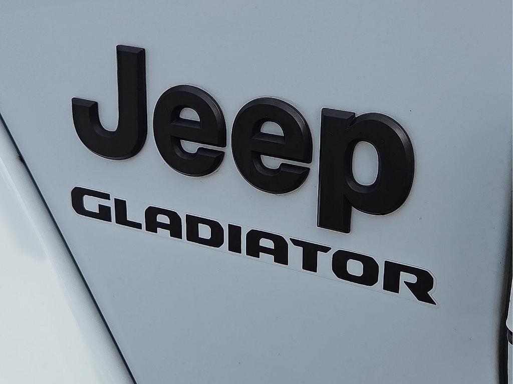 used 2022 Jeep Gladiator car, priced at $31,995