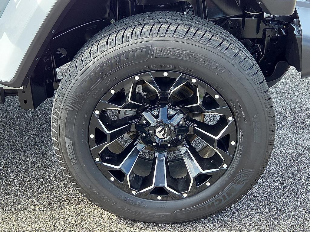 used 2022 Jeep Gladiator car, priced at $31,995