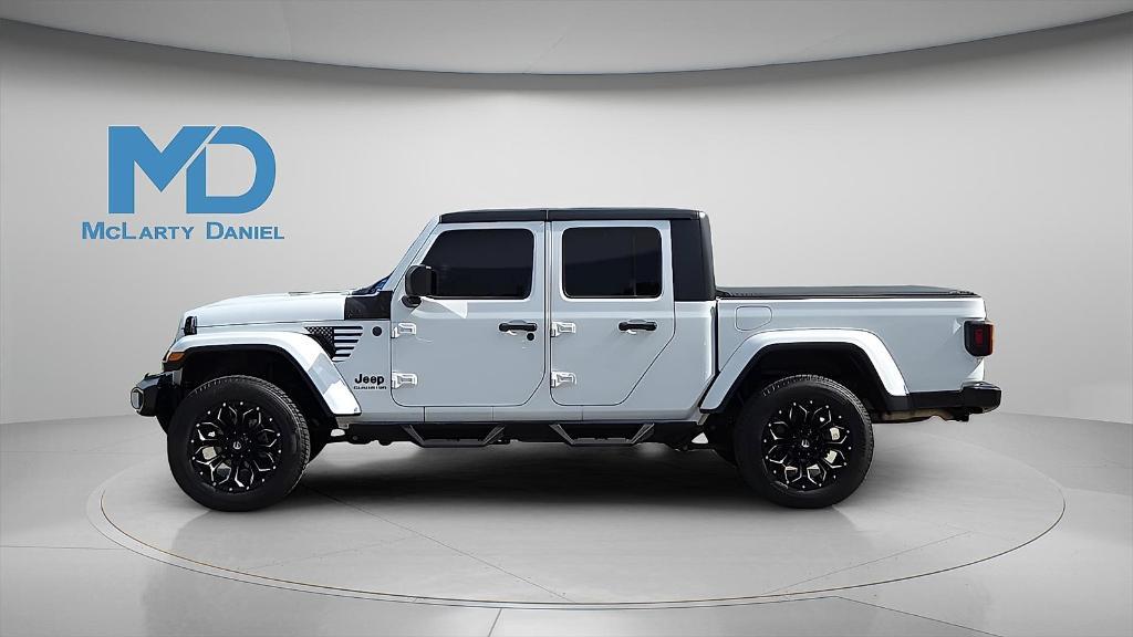 used 2022 Jeep Gladiator car, priced at $31,995