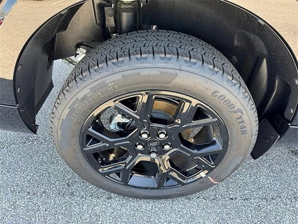 new 2025 Ford Maverick car, priced at $33,756