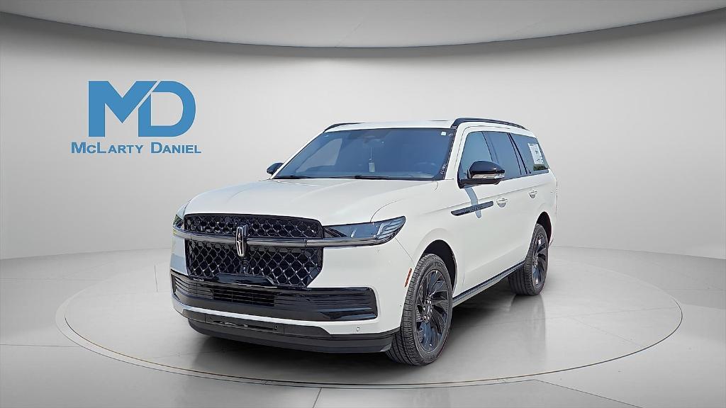 new 2025 Lincoln Navigator car, priced at $107,060
