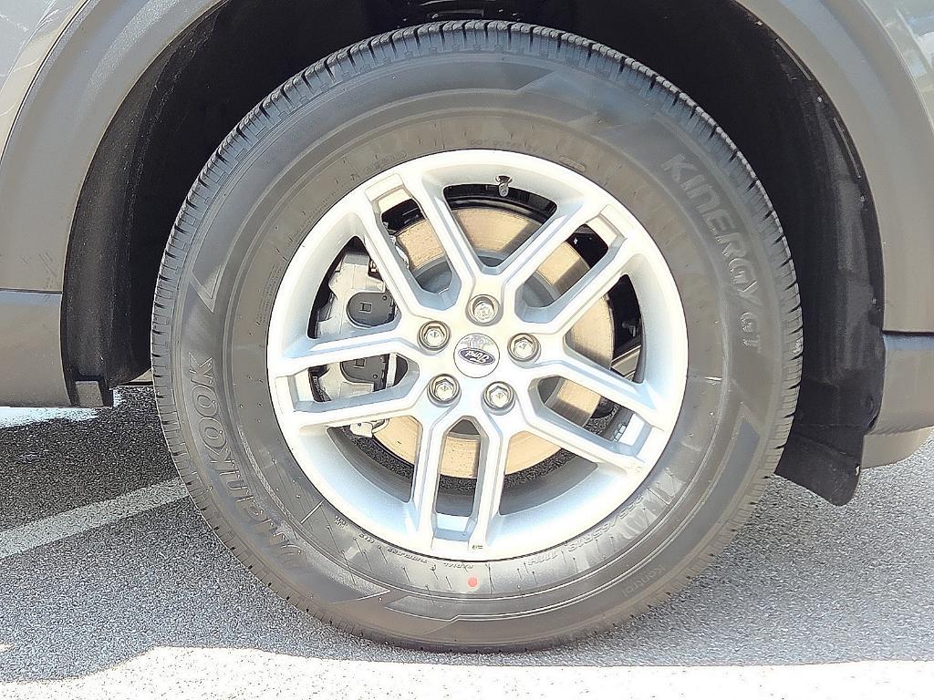 new 2025 Ford Explorer car, priced at $38,231
