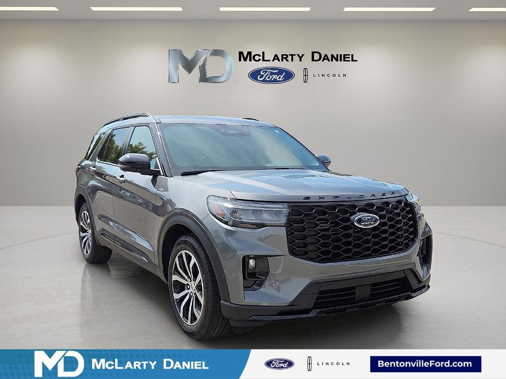 new 2025 Ford Explorer car, priced at $40,192