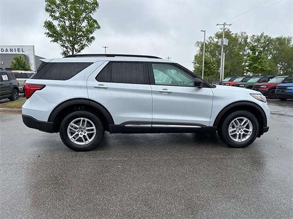 new 2025 Ford Explorer car, priced at $38,667