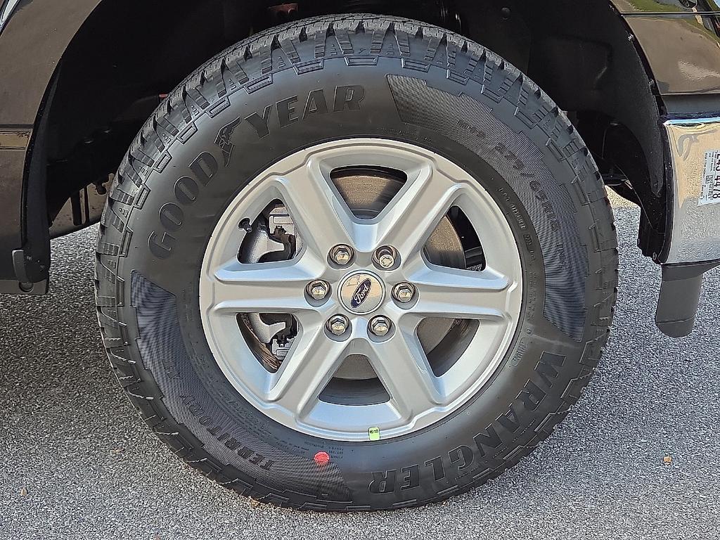 new 2025 Ford F-150 car, priced at $51,301