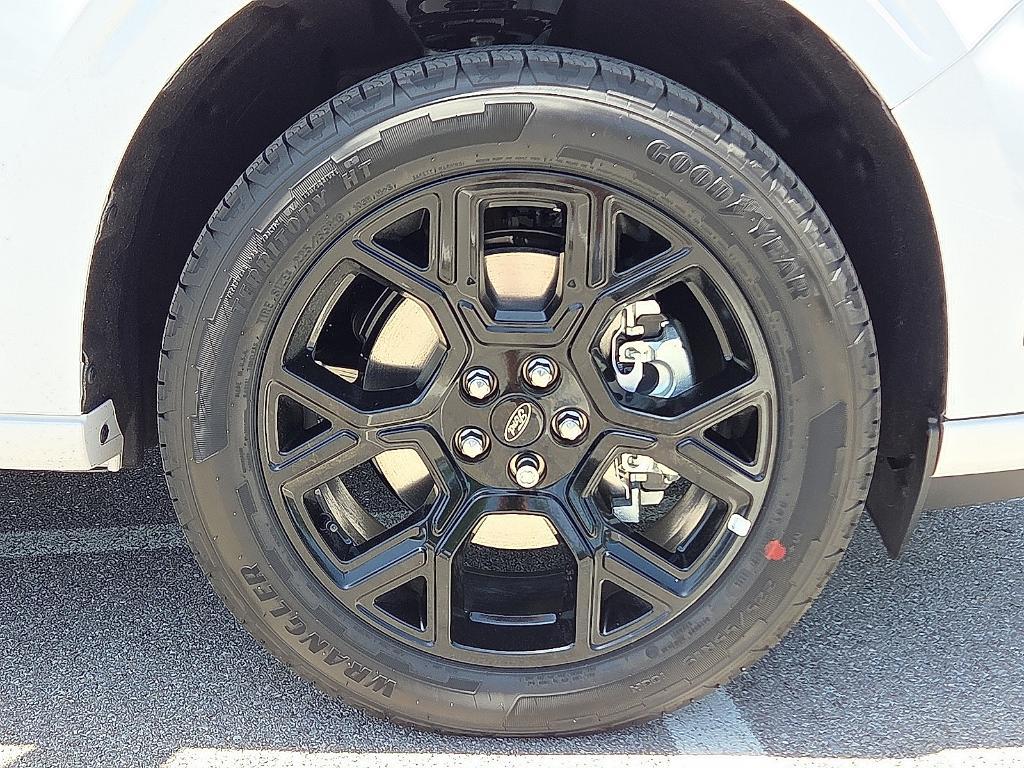 new 2025 Ford Maverick car, priced at $35,084