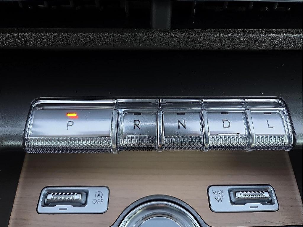 new 2025 Lincoln Nautilus car, priced at $59,198