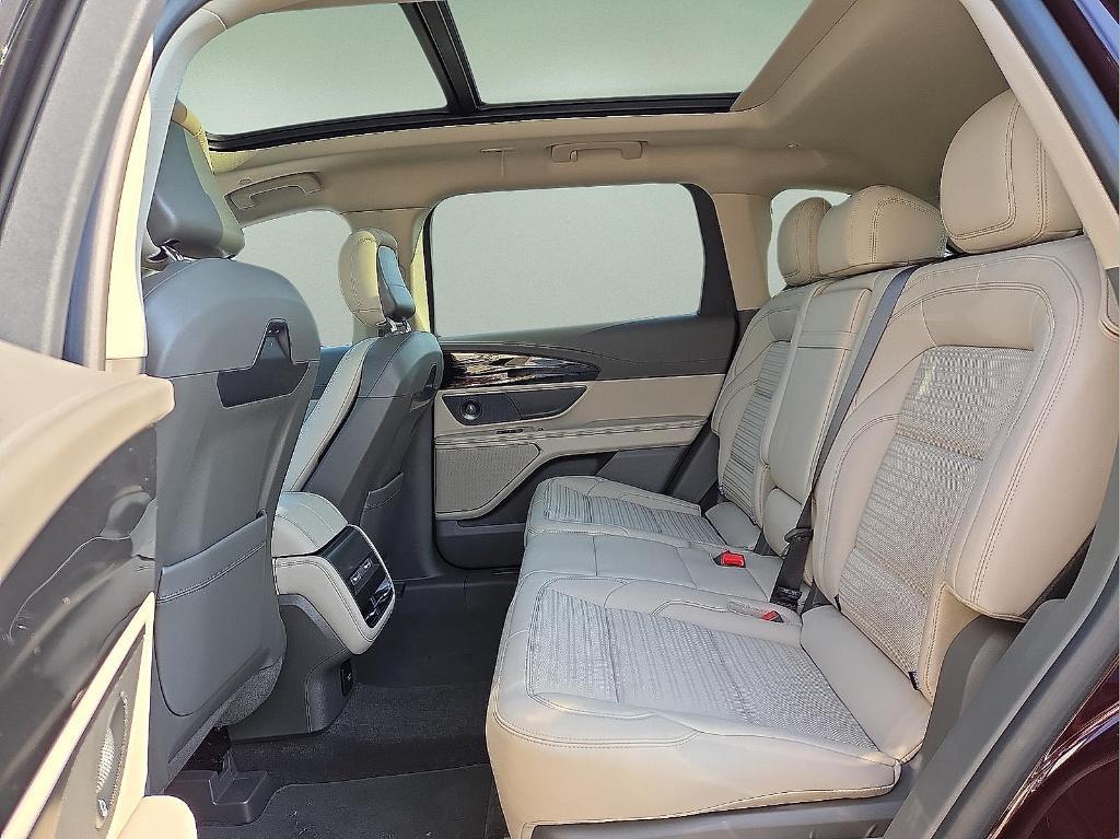 new 2025 Lincoln Nautilus car, priced at $59,198