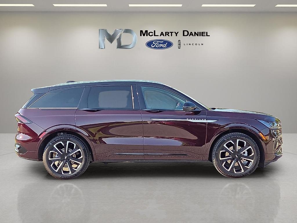 new 2025 Lincoln Nautilus car, priced at $59,198