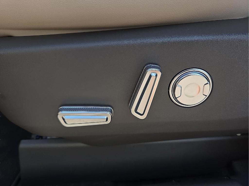 new 2025 Lincoln Nautilus car, priced at $59,198