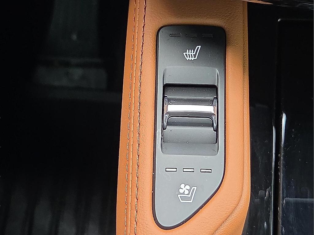 used 2025 Kia Telluride car, priced at $43,294