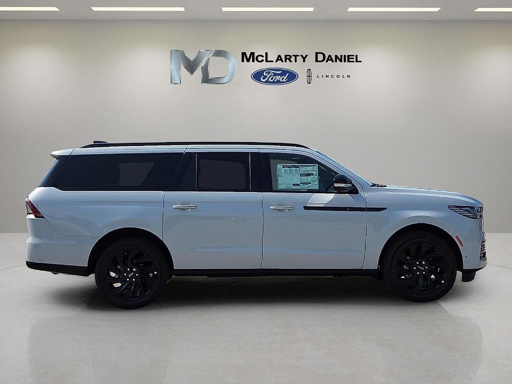 new 2025 Lincoln Navigator L car, priced at $106,008