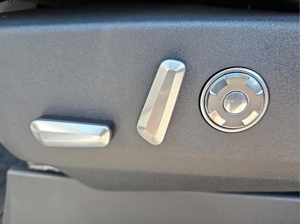 new 2025 Lincoln Navigator L car, priced at $106,008