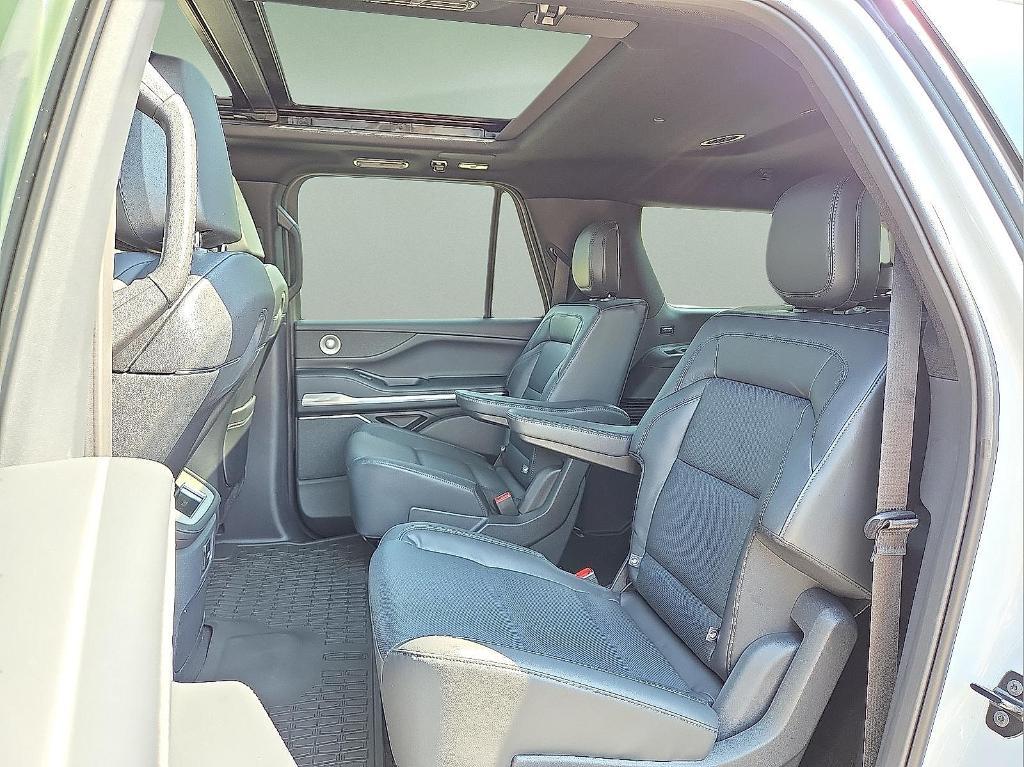 new 2025 Lincoln Navigator L car, priced at $106,008