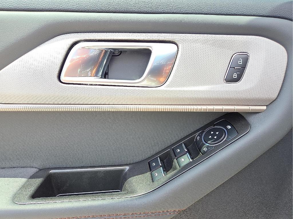 new 2025 Ford Explorer car, priced at $36,998