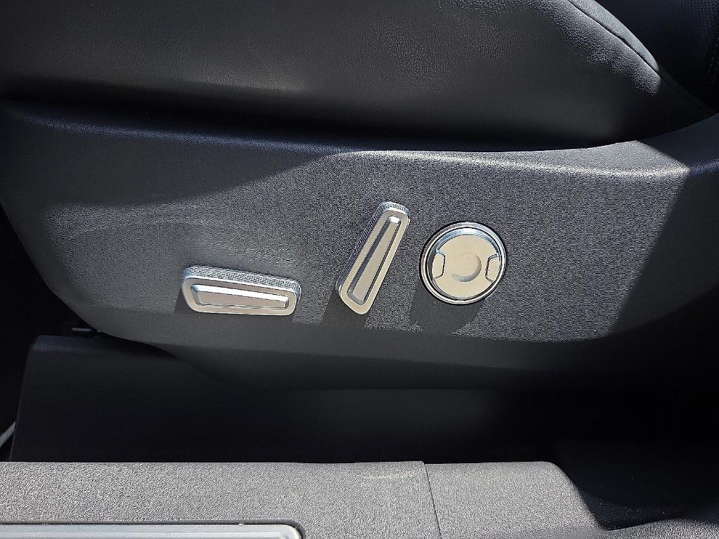 new 2025 Lincoln Nautilus car, priced at $54,882
