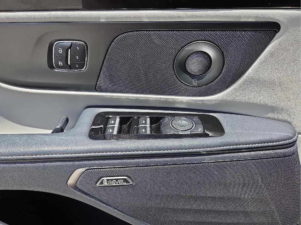 new 2025 Lincoln Nautilus car, priced at $54,882