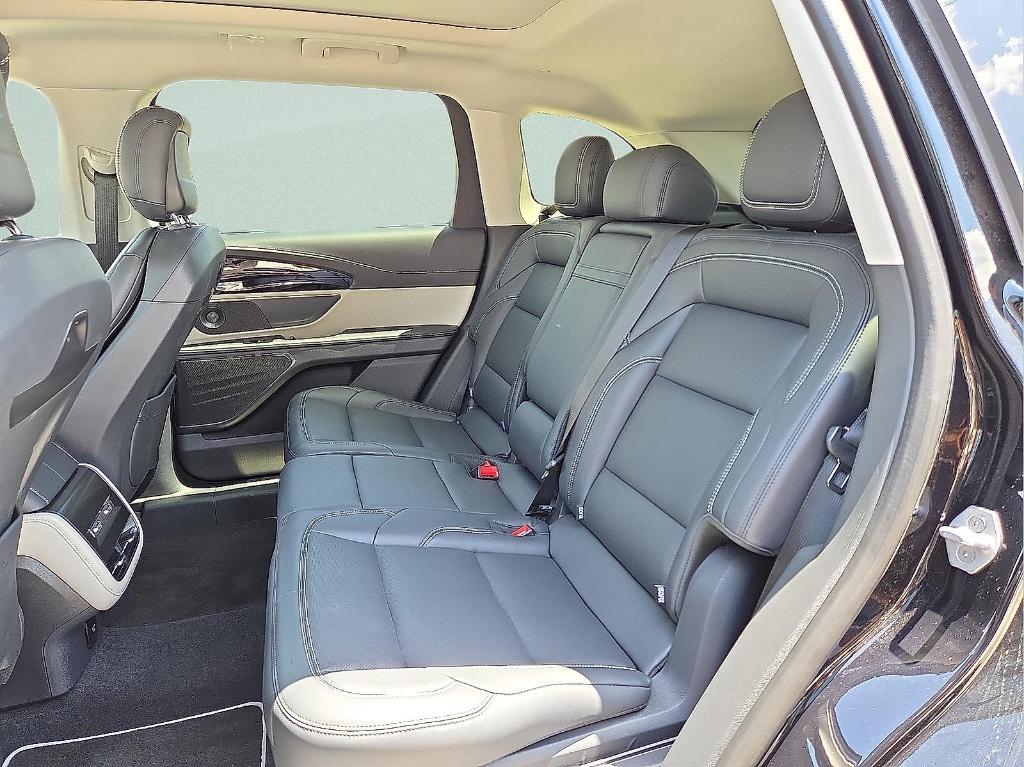 new 2025 Lincoln Nautilus car, priced at $54,882