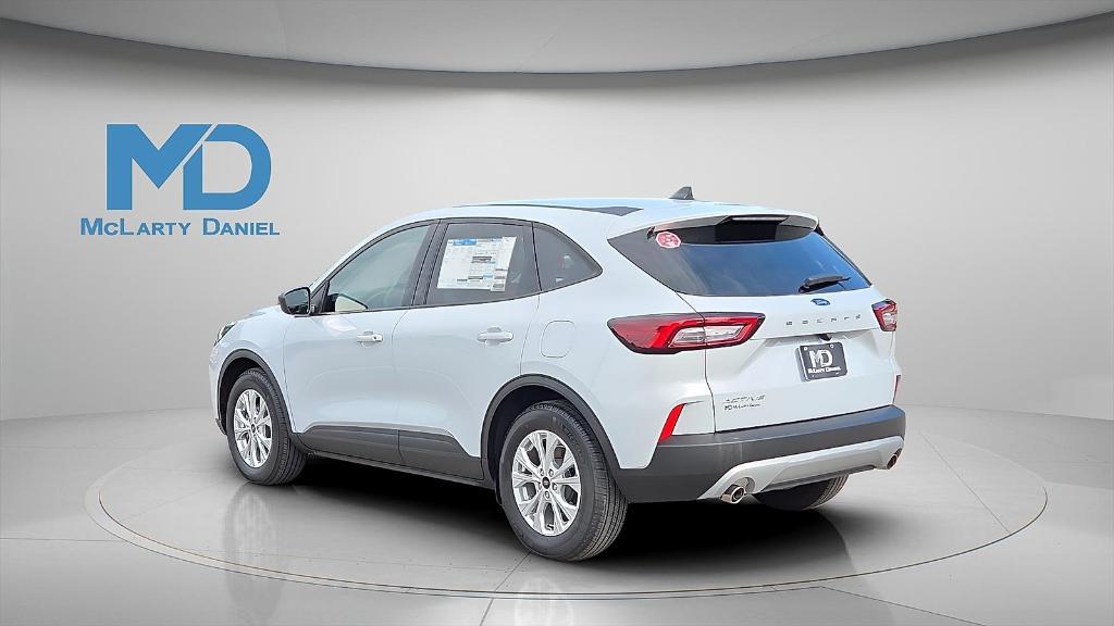 new 2025 Ford Escape car, priced at $20,620