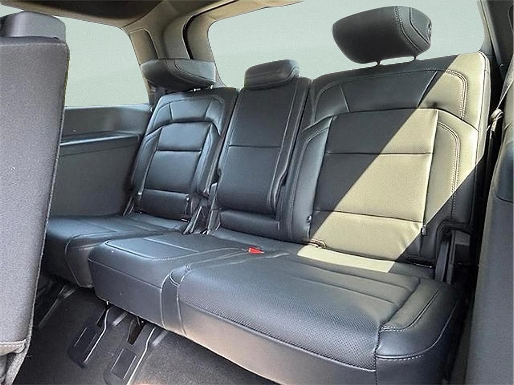 new 2025 Lincoln Navigator car, priced at $103,807