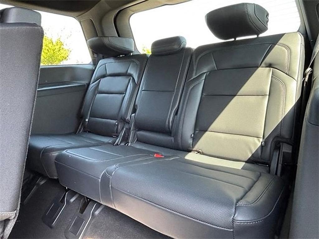 new 2025 Lincoln Navigator car, priced at $103,807