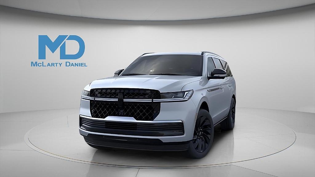 new 2025 Lincoln Navigator car, priced at $103,807