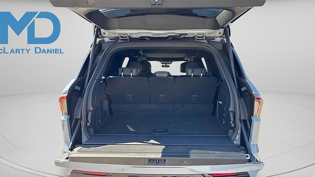 new 2025 Lincoln Navigator car, priced at $103,807