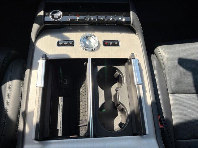 new 2025 Lincoln Navigator car, priced at $105,925