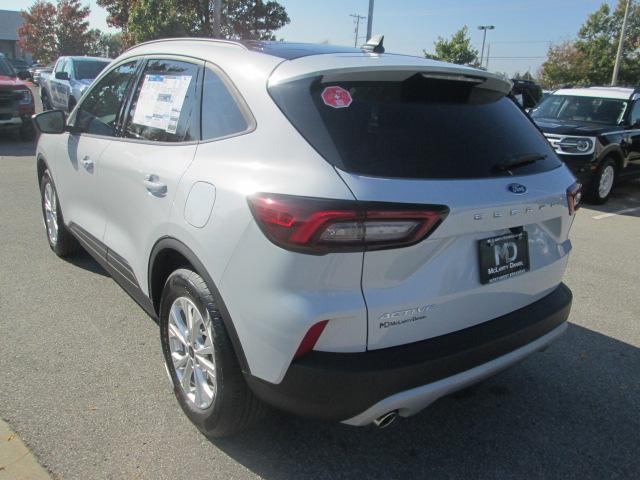 new 2025 Ford Escape car, priced at $29,058