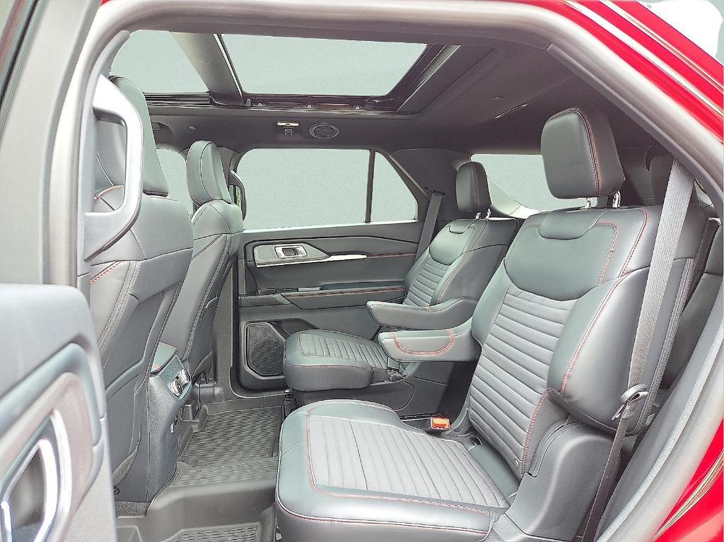new 2025 Ford Explorer car, priced at $45,306