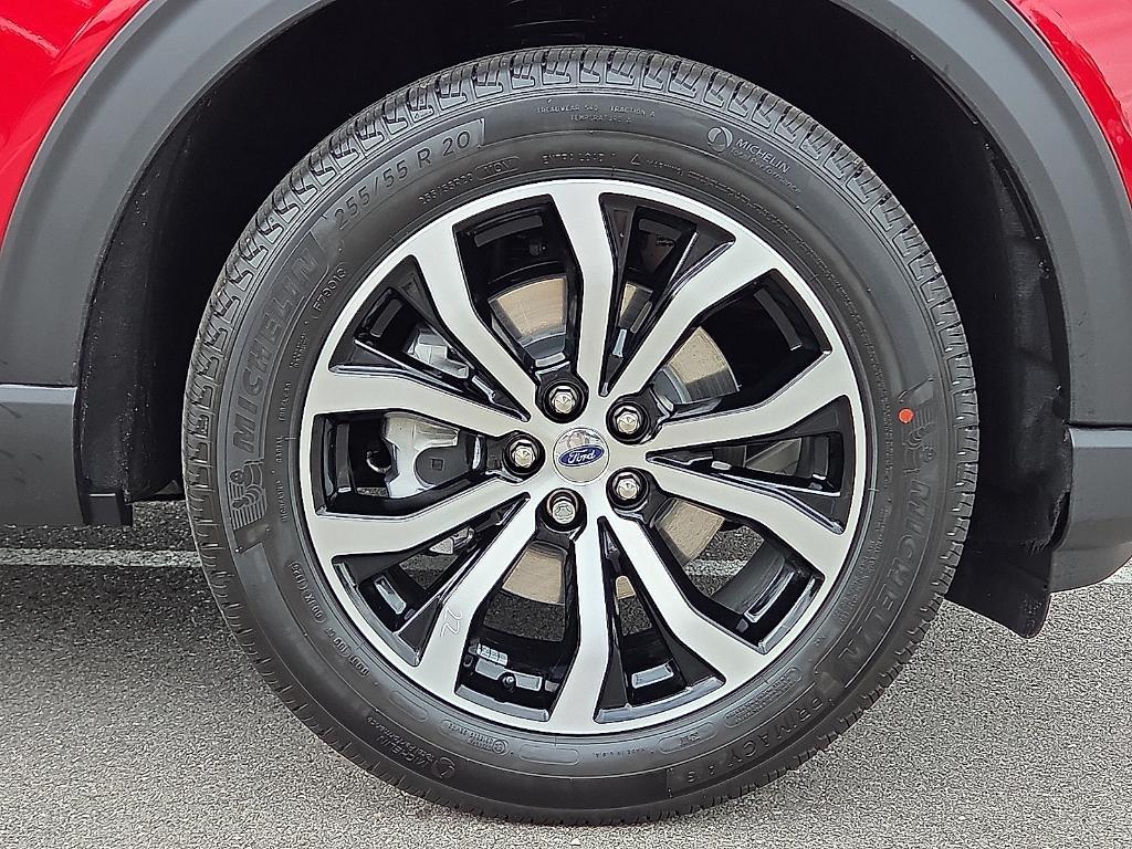 new 2025 Ford Explorer car, priced at $45,306
