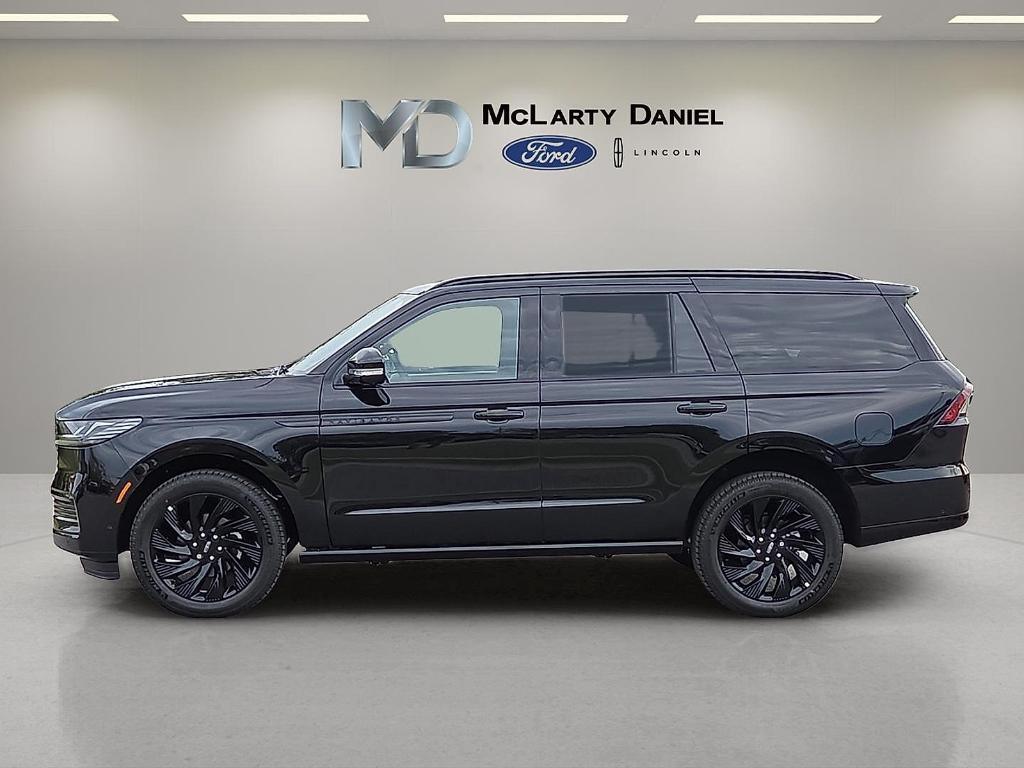 new 2025 Lincoln Navigator car, priced at $106,580
