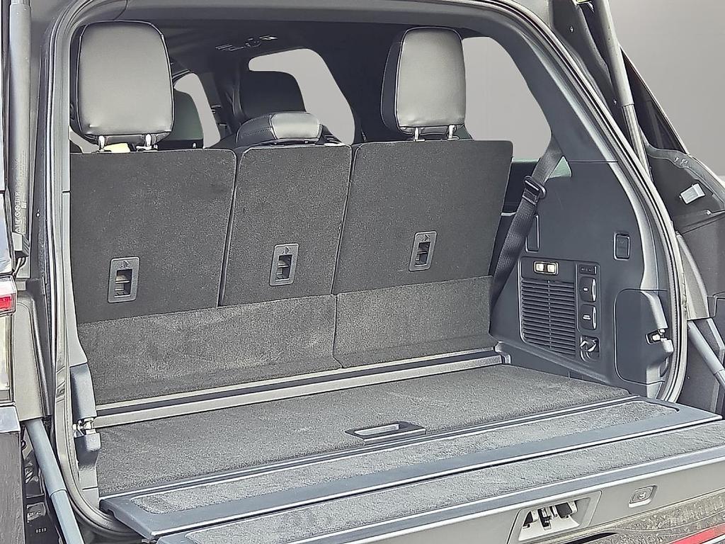 new 2025 Lincoln Navigator car, priced at $106,580