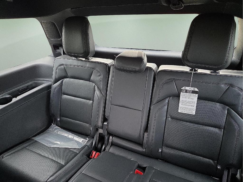 new 2025 Lincoln Navigator car, priced at $106,580