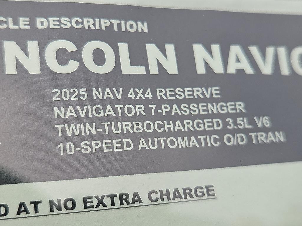 new 2025 Lincoln Navigator car, priced at $106,580