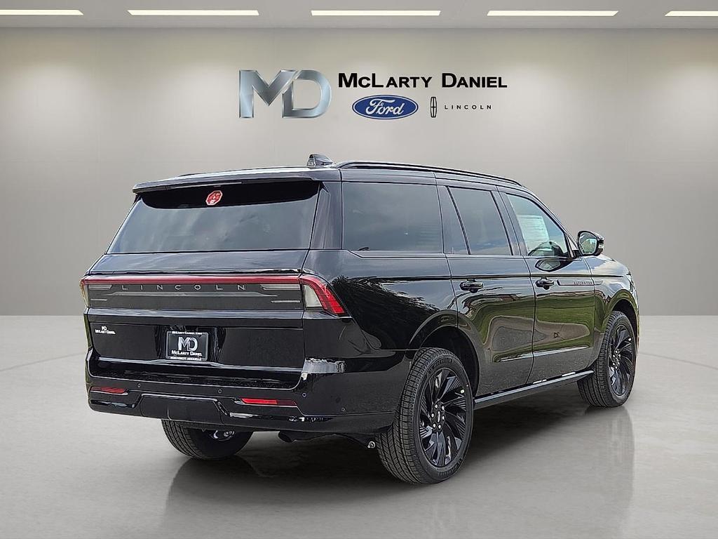 new 2025 Lincoln Navigator car, priced at $106,580