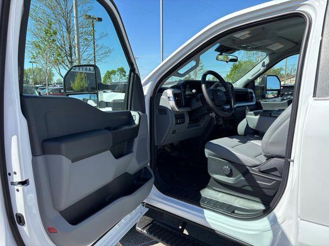 new 2025 Ford F-250 car, priced at $49,870