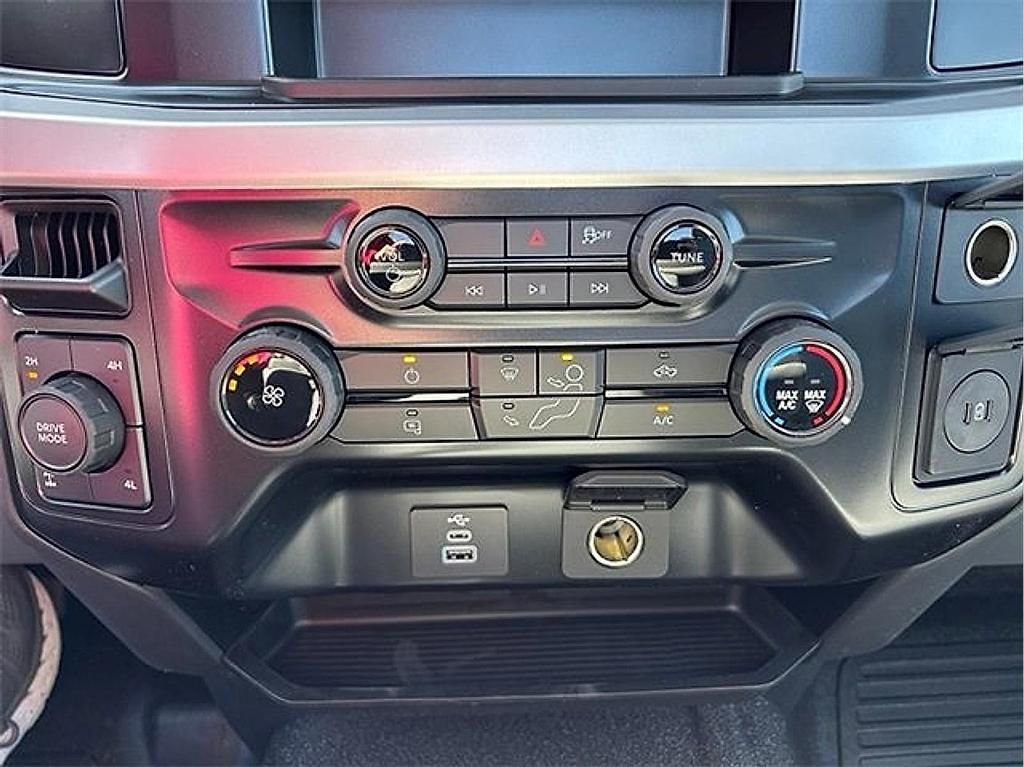 new 2025 Ford F-250 car, priced at $43,448